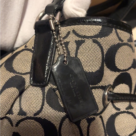 Coach Shoulder Bag in signature Jacquard...Good used condition - Picture 8 of 14